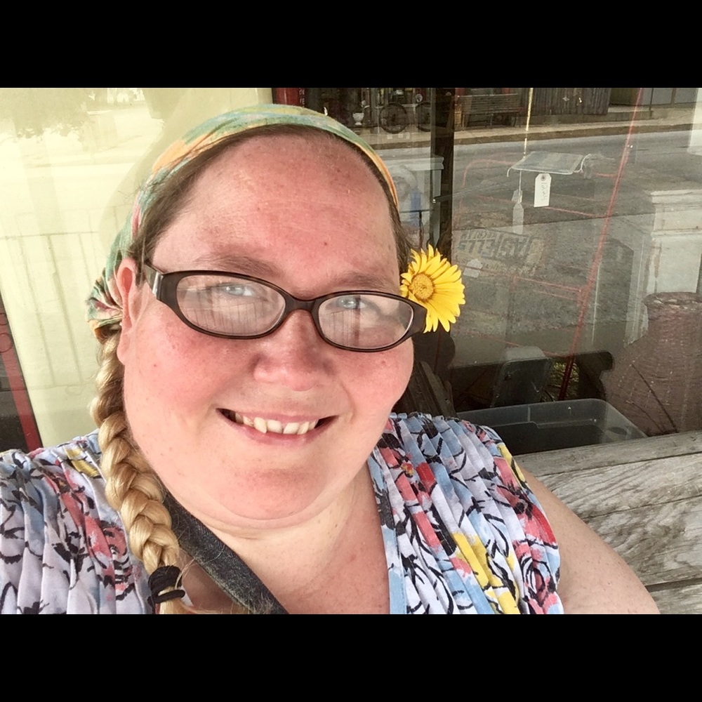 Meet your Posher, Courtney